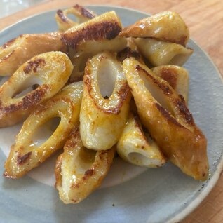 お弁当の隙間に！ちくわのカレーマヨ炒め